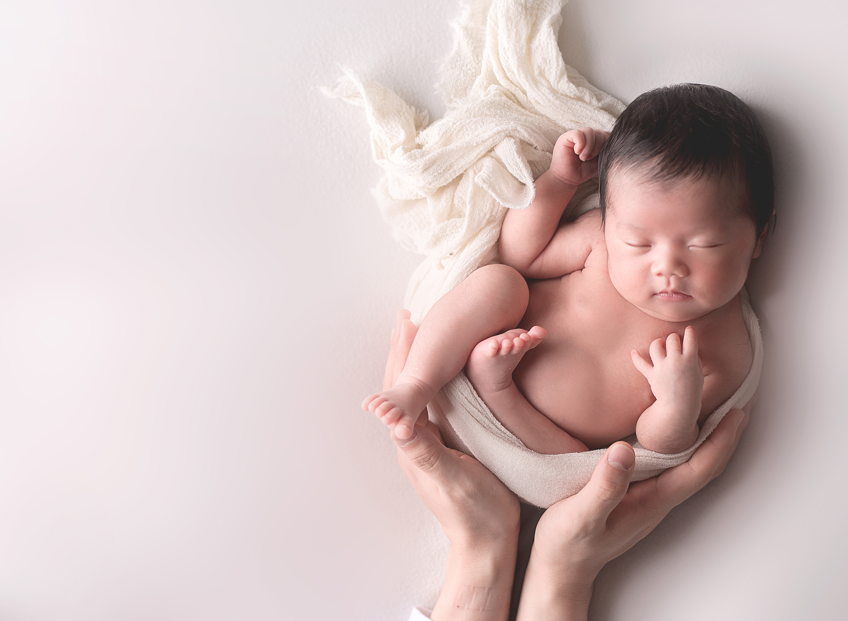 ニューボーンフォトの安全な撮影イメージ