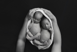 ポーズド双子ちゃん